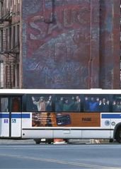 大巴车被恐怖分子劫持的海报